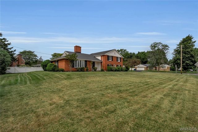 660 North Forest Road, Amherst, NY 14221