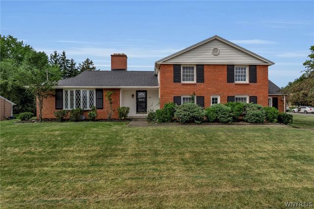660 North Forest Road, Amherst, NY 14221