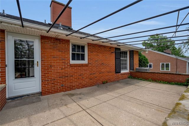 660 North Forest Road, Amherst, NY 14221