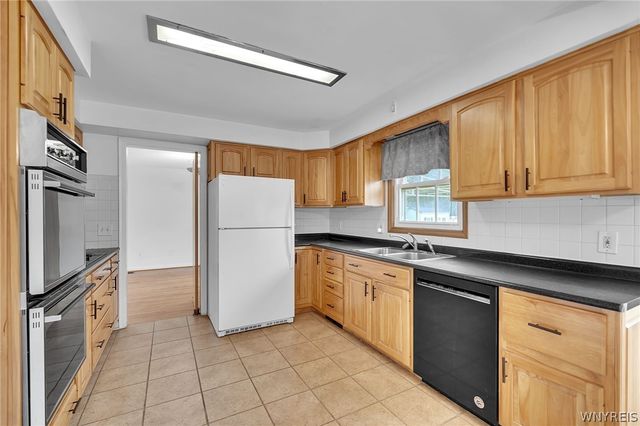 660 North Forest Road, Amherst, NY 14221