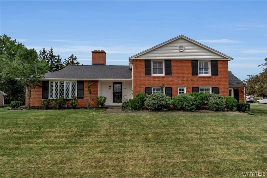 660 North Forest Road, Amherst, NY 14221