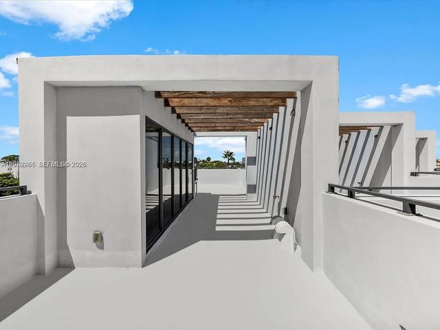 1134 71st Street 3, Miami Beach, FL 33141