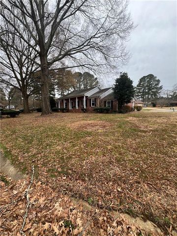 115 Myers RD, Yorktown, VA 23693