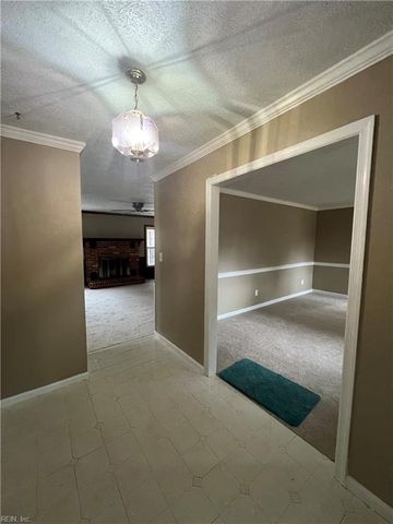 115 Myers RD, Yorktown, VA 23693