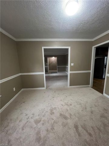 115 Myers RD, Yorktown, VA 23693