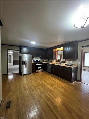 115 Myers RD, Yorktown, VA 23693