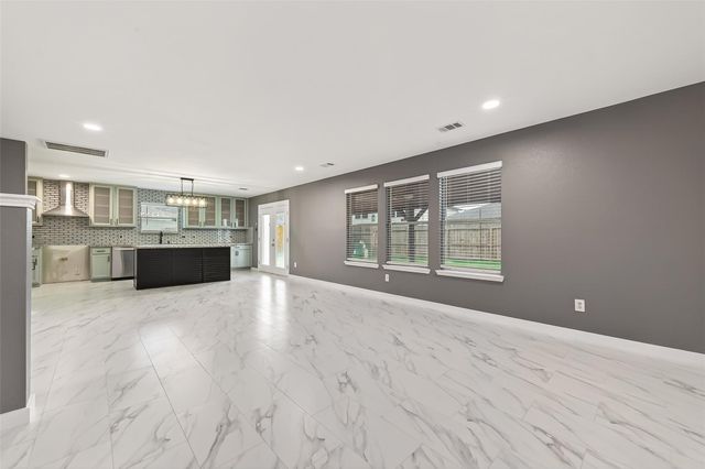 9226 Macmillan Lane, Houston, TX 77083