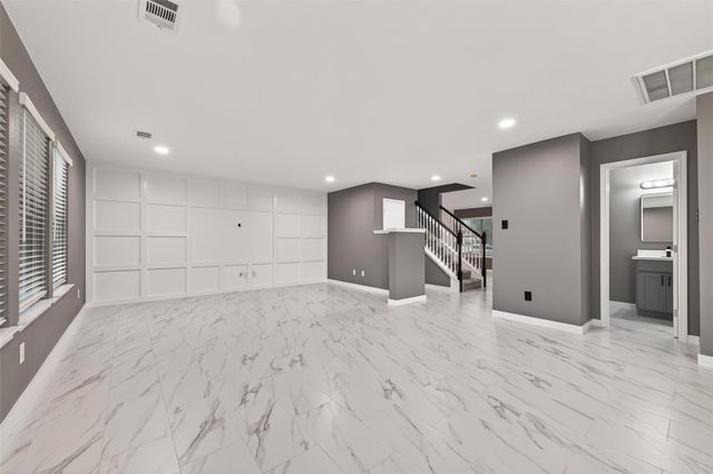 9226 Macmillan Lane, Houston, TX 77083