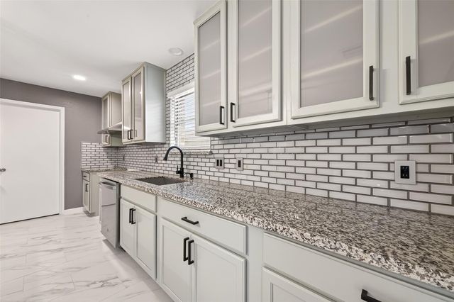 9226 Macmillan Lane, Houston, TX 77083