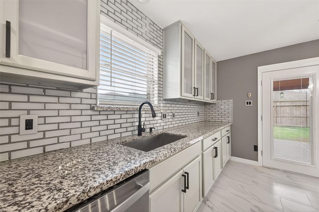 9226 Macmillan Lane, Houston, TX 77083