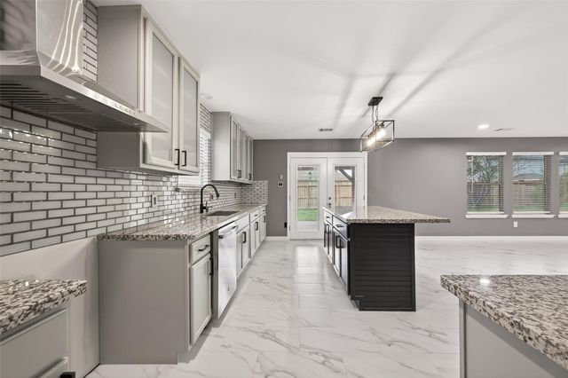 9226 Macmillan Lane, Houston, TX 77083