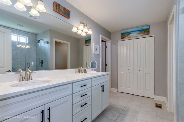 9243 Enstrom Lane, Huntley, IL 60142