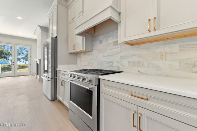 425 2nd Street, Gulfport, MS 39507