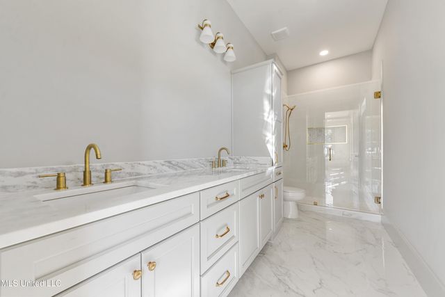 425 2nd Street, Gulfport, MS 39507