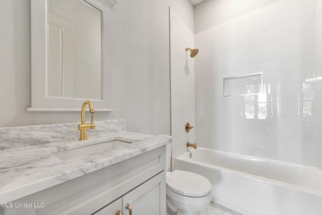 425 2nd Street, Gulfport, MS 39507