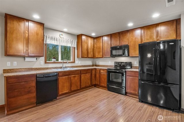 7809 87th Avenue NE, Marysville, WA 98270