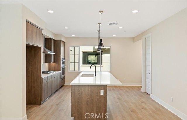 103 Sorrel Court, Burbank, CA 91506