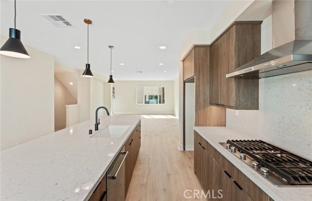 103 Sorrel Court, Burbank, CA 91506