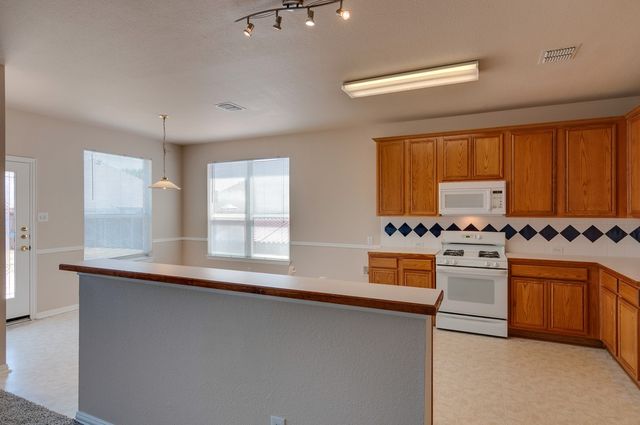 5205 Rush Creek Court, Fort Worth, TX 76244