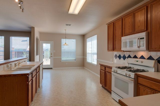 5205 Rush Creek Court, Fort Worth, TX 76244