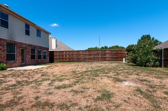5205 Rush Creek Court, Fort Worth, TX 76244