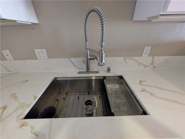 3740 Santa Rosalia, Los Angeles, CA 90008