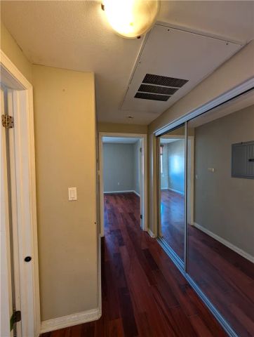 3740 Santa Rosalia, Los Angeles, CA 90008
