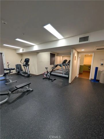 3740 Santa Rosalia, Los Angeles, CA 90008