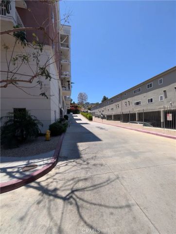 3740 Santa Rosalia, Los Angeles, CA 90008