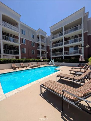 3740 Santa Rosalia, Los Angeles, CA 90008