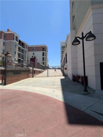 3740 Santa Rosalia, Los Angeles, CA 90008