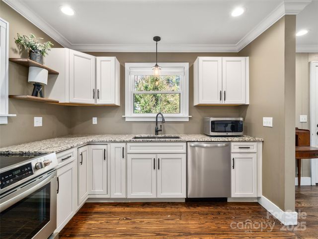 103 Aurora Drive, Asheville, NC 28805