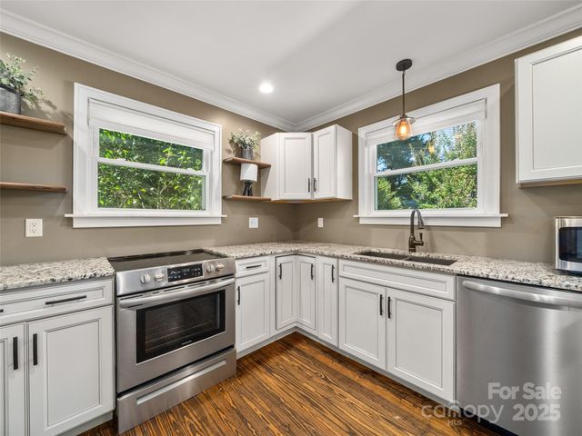 103 Aurora Drive, Asheville, NC 28805