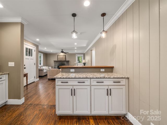 103 Aurora Drive, Asheville, NC 28805