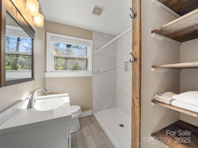 103 Aurora Drive, Asheville, NC 28805