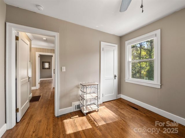 103 Aurora Drive, Asheville, NC 28805