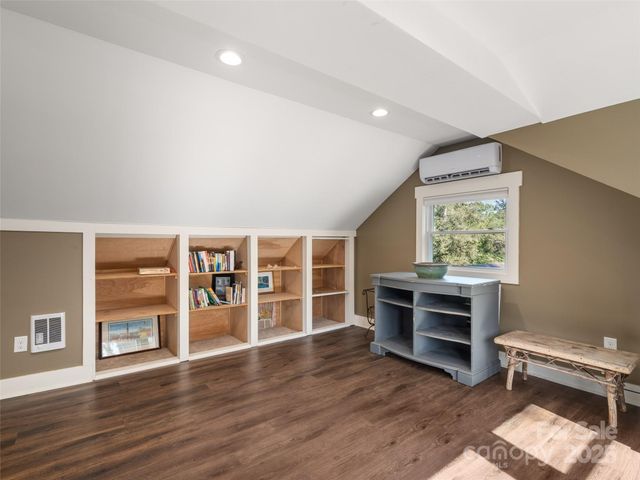 103 Aurora Drive, Asheville, NC 28805