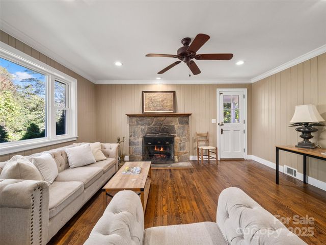 103 Aurora Drive, Asheville, NC 28805