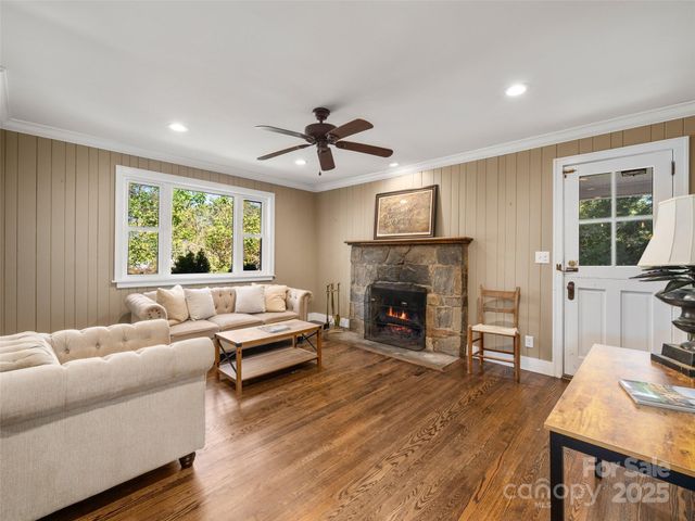 103 Aurora Drive, Asheville, NC 28805