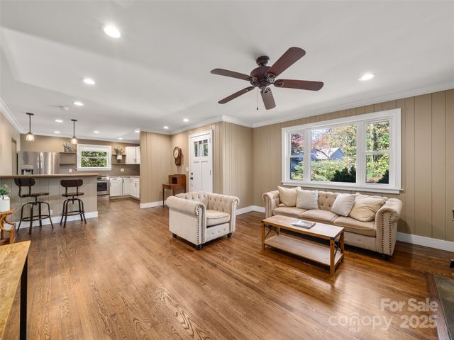 103 Aurora Drive, Asheville, NC 28805