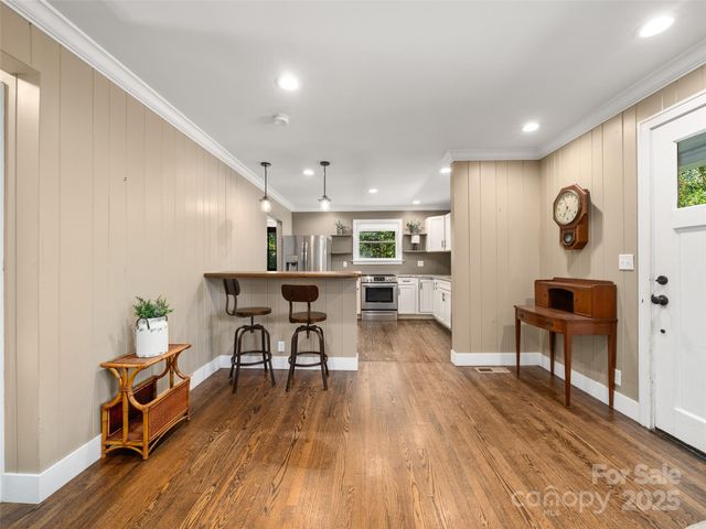 103 Aurora Drive, Asheville, NC 28805