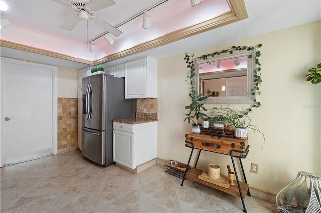 5059 JAMAICA CIRCLE 15, Orlando, FL 32808