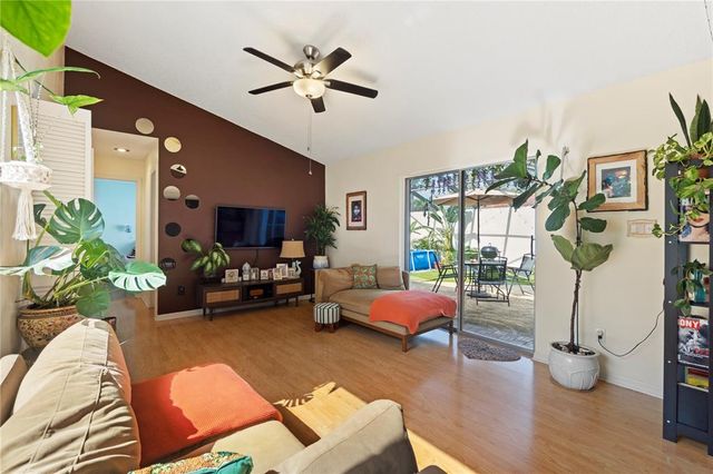 5059 JAMAICA CIRCLE 15, Orlando, FL 32808