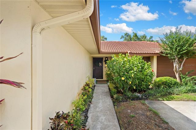 5059 JAMAICA CIRCLE 15, Orlando, FL 32808