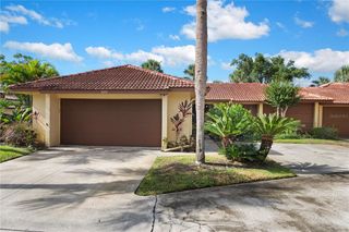 5059 JAMAICA CIRCLE 15, Orlando, FL 32808
