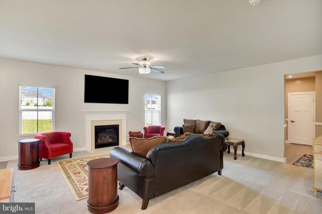 100 GRAYHAWK WAY S, Mechanicsburg, PA 17050