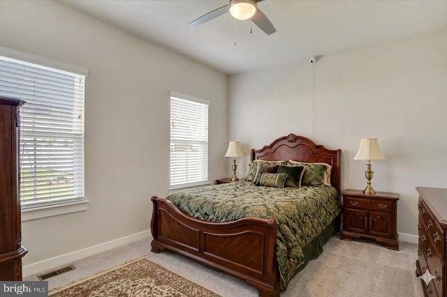 100 GRAYHAWK WAY S, Mechanicsburg, PA 17050