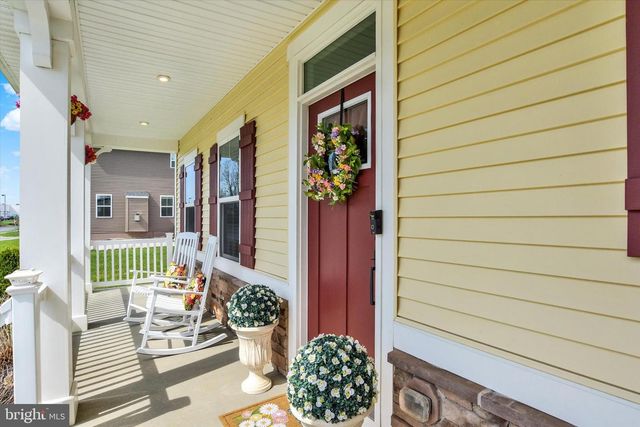 100 GRAYHAWK WAY S, Mechanicsburg, PA 17050