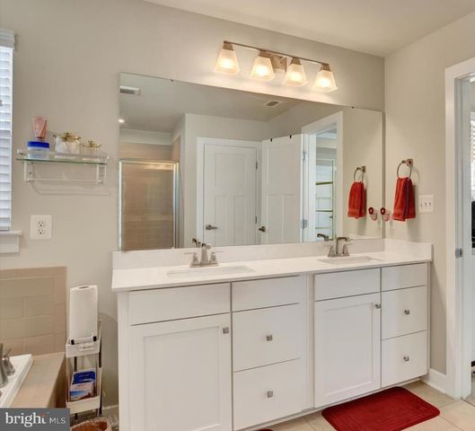 100 GRAYHAWK WAY S, Mechanicsburg, PA 17050