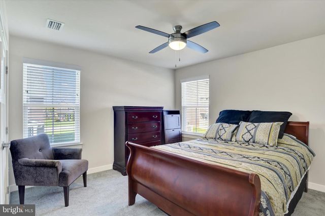 100 GRAYHAWK WAY S, Mechanicsburg, PA 17050
